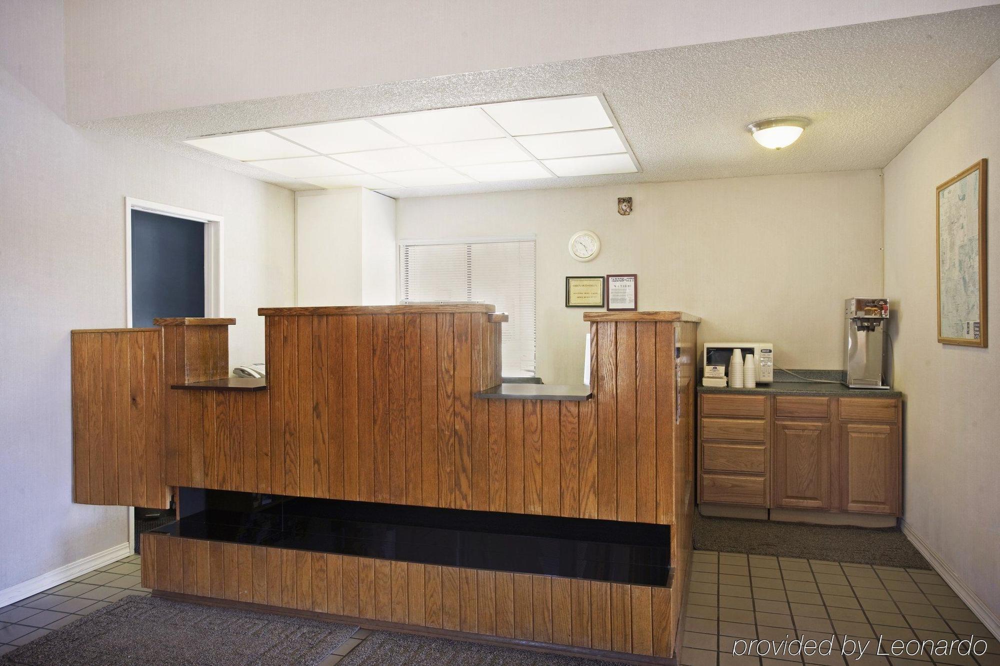 Americas Best Value Inn - Carson Stadt Interior foto